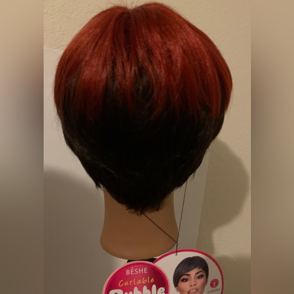 Short Wig - Picture 3 of 5